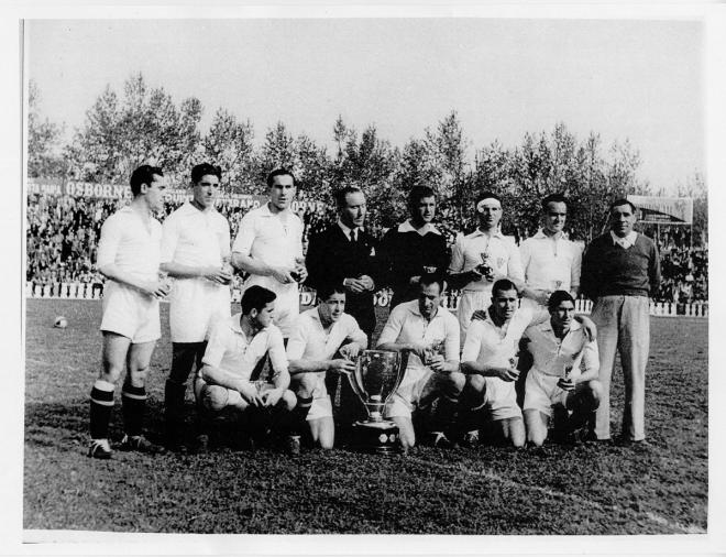 Once del Sevilla FC campeón de Liga en 1946 (Foto: SFC).