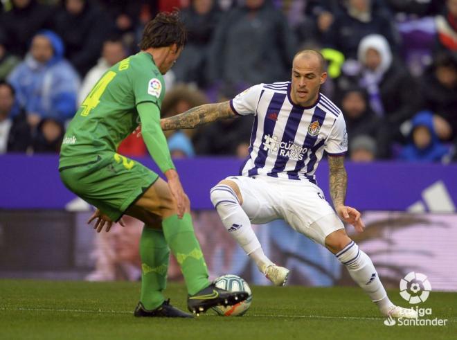 Le Normand presiona a Sandro (Foto: LaLiga).