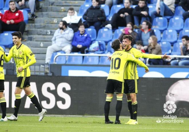 Javier Puado celebra su gol con el Real Zaragoza ante el Deportivo de La Coruña en Riazor (Foto: LaLiga).