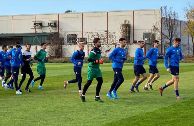 Varios jugadores, en un entrenamiento (Foto: UD Extremadura).