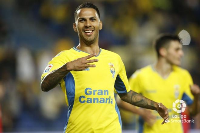 Jonathan Viera celebra un gol en el Las Palmas-Numancia (Foto: LaLiga SmartBank).