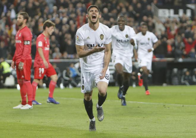 Guedes celebra su gol contra el Madrid (Foto: David González).
