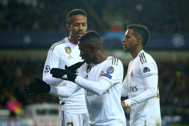 Militao, Vinícius y Rodrygo celebran un gol en el Brujas-Real Madrid.