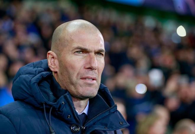 Zidane, durante el Brujas-Real Madrid (Foto: EFE).