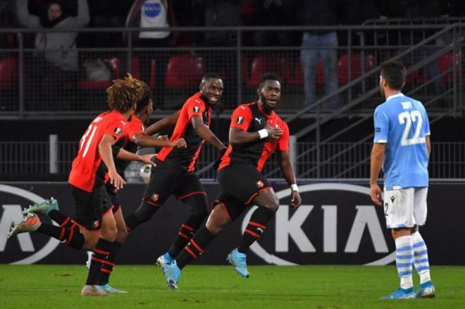 Gnagnon celebra uno de sus goles a la Lazio.