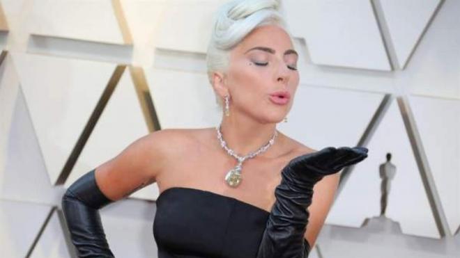 Lady Gaga, en la alfombra roja de los Óscar.