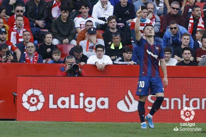 Bardhi celebra su gol en Los Cármenes (Foto: LaLiga).