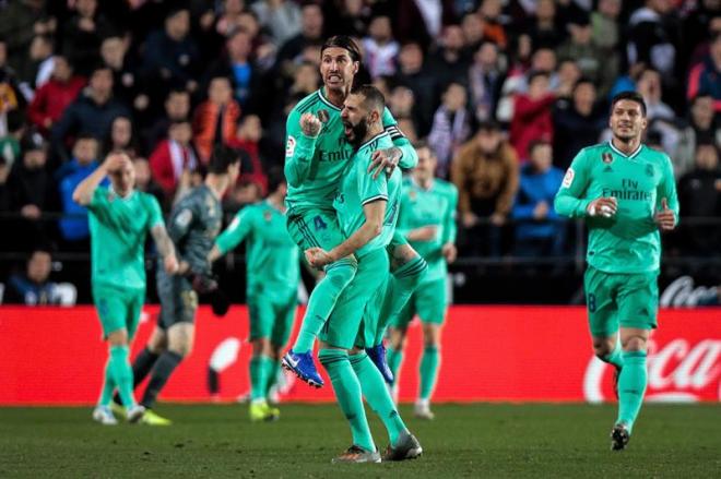 Ramos y Benzema, celebrando el tanto de la victoria (Foto: EFE).