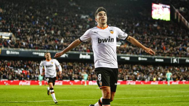 Carlos Soler celebra su gol ante el Madrid (Foto: Valencia CF).