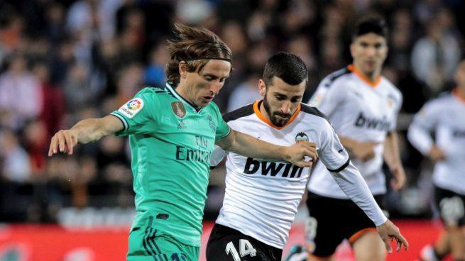Los Valencia - Real Madrid siempre estuvieron marcados por la polémica.