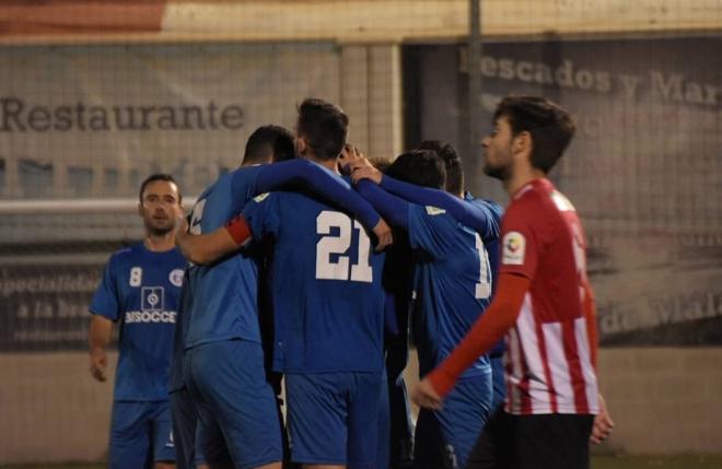 El Palo, celebrando el gol de Escardó al Porcuna (Foto: @ElPaloFC).