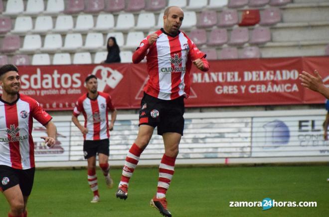 Sergio García celebra un gol del Zamora (Foto: Zamora24Horas).