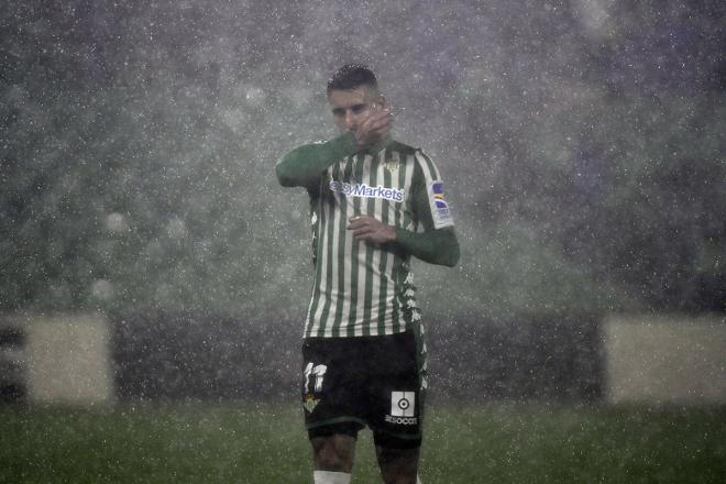 Cristian Tello, pretendido por el Espanyol, celebra su gol en el Antoniano-Betis de la Copa del Rey (Foto: Kiko Hurtado).