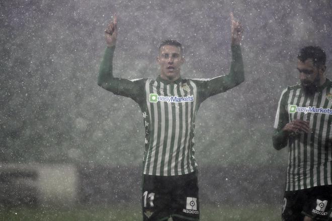 Cristian Tello celebra su gol en el Antoniano-Betis de la Copa del Rey (Foto: Kiko Hurtado).
