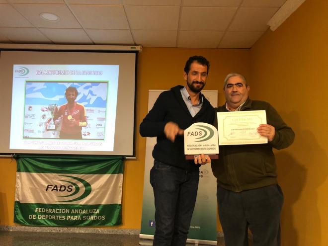 Luis Fernando Muñoz Velasco, campeón del mundo España de futbol sala para sordos.