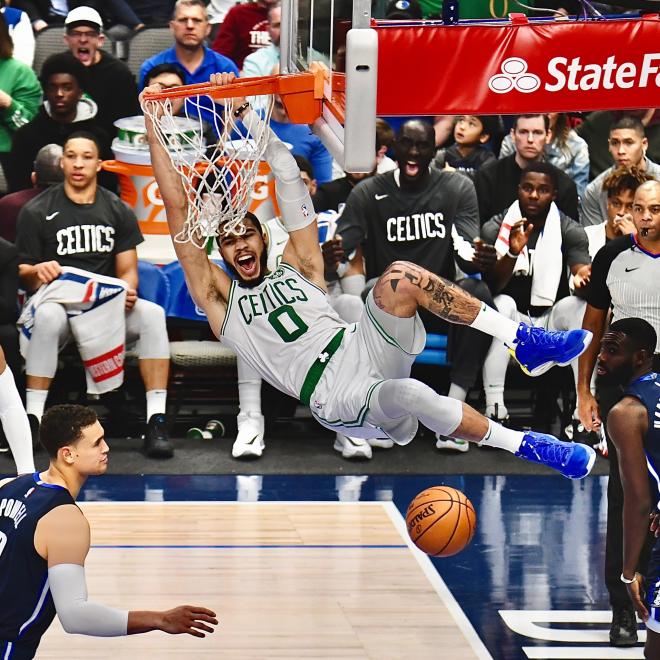 Jayson Tatum anotando para los Celtics (Foto: @celtics).