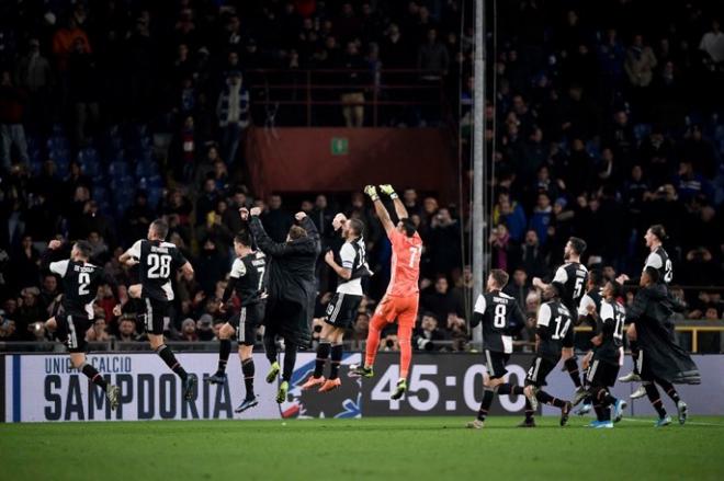 Los jugadores de la Juventus, con Cristiano Ronaldo a la cabeza, celebran la victoria ante la Sampdoria (Foto: Juventus).