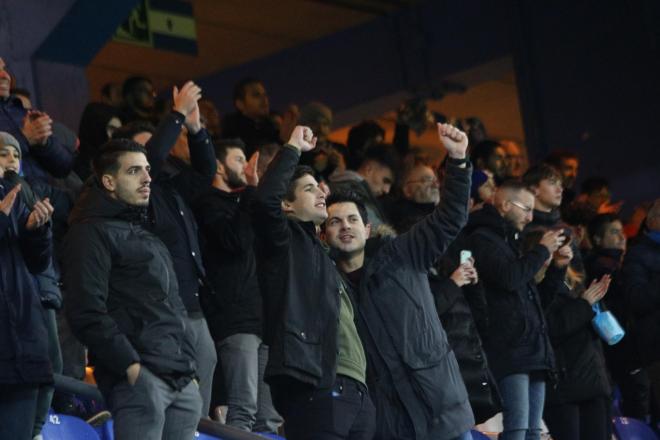 Aficionados del Dépor celebran la victoria ante el Tenerife (Foto: Iris Miquel).