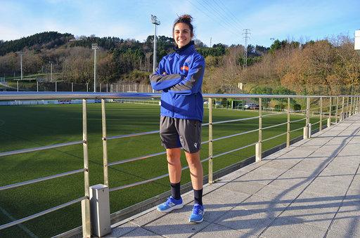 Marta Cardona, jugadora de la Real Sociedad, durante la entrevista con ElDesmarque (Foto: Giovanni Batista).