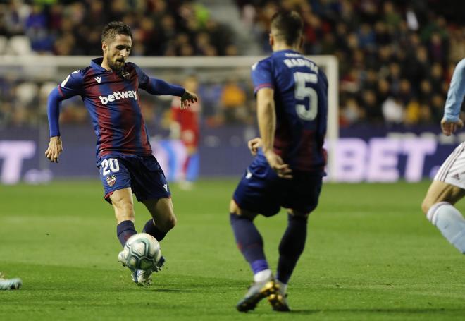 Miramón y Radoja en le partido contra el Celta. (Foto: David González)