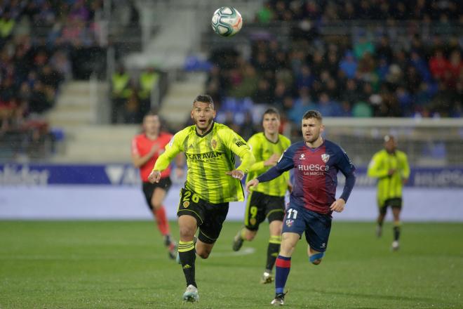 Imagen del encuentro entre SD Huesca y Real Zaragoza (Foto: Daniel Marzo).