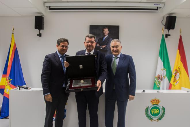 Uno de los premios entregados por la Federación Andaluza de golf.