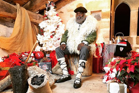 Iñaki Williams lanzaba en sus redes sociales una simpática felicitación navideña (Foto: Instagram Williams).