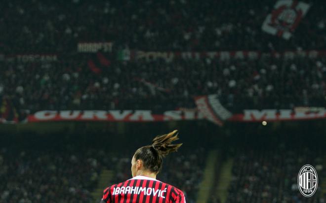 Ibrahimovic regresa al Milan (Vía AC Milan).