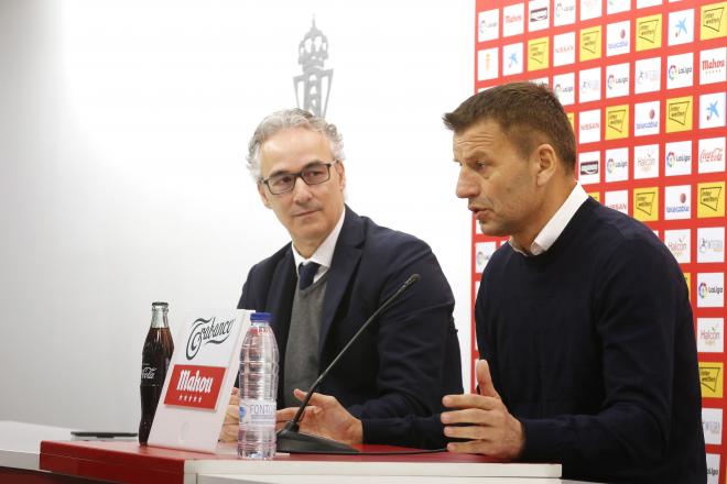 Torrecilla y Djukic durante la presentación del serbio (Foto: Luis Manso).