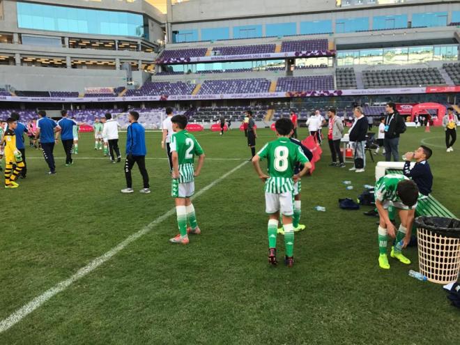 Los jugadores del Betis tras el partido con la Juventus.