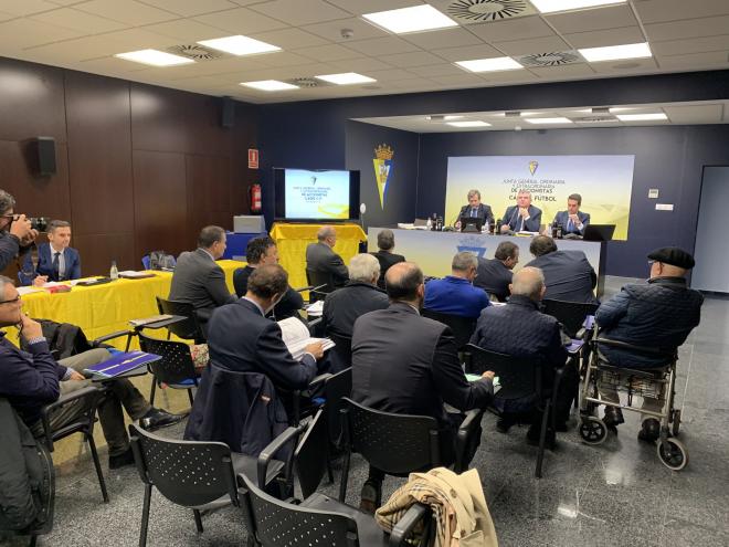 Junta de accionistas en el Carranza (Foto: Cádiz CF).