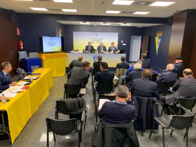 Junta de accionistas en el Carranza (Foto: Cádiz CF).