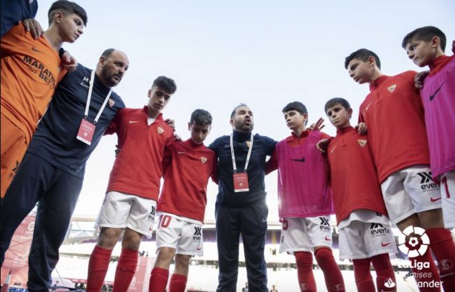 El equipo infantil del Sevilla FC, durante LaLiga Promises Internacional de Abu Dhabi (Foto: LaLiga).