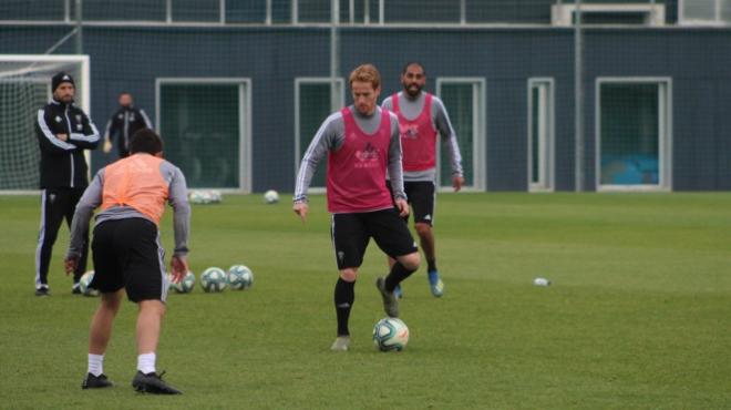 Álex Fernández, en un entrenamiento (Foto: Cádiz CF).