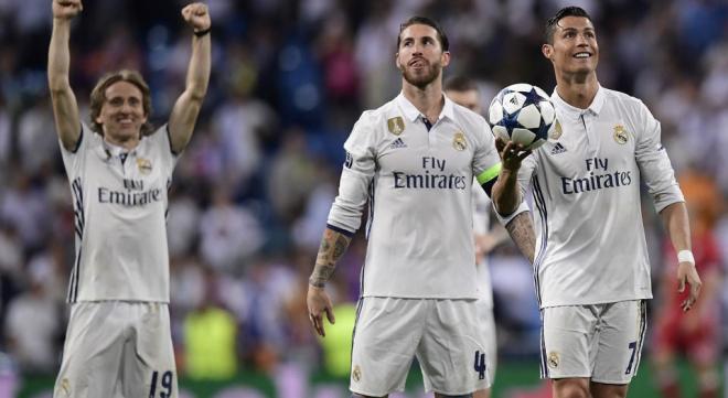 Sergio Ramos, Cristiano Ronaldo y Modric, en un partido del Real Madrid.