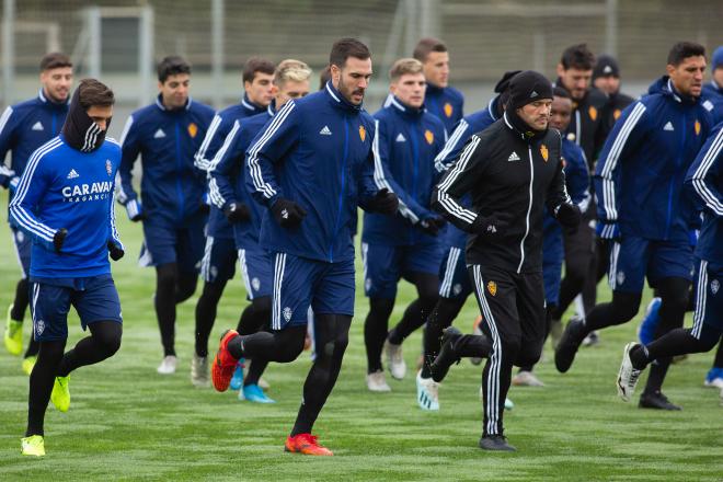 Imagen del grupo en el entrenamiento del Real Zaragoza (Foto: Daniel Marzo).