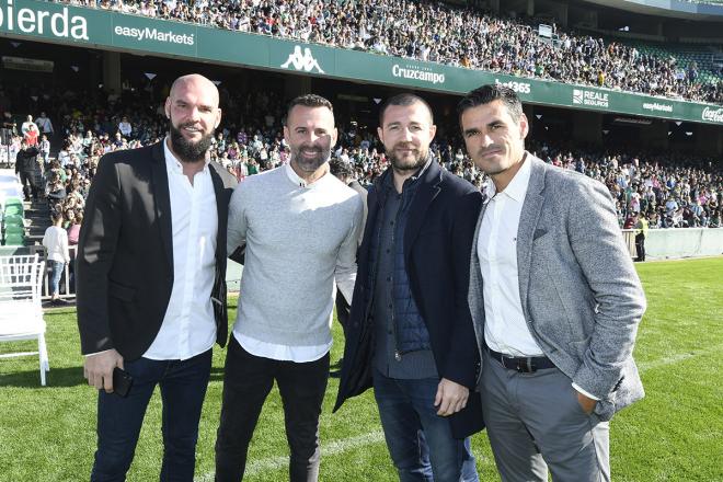 David Rivas, Doblas, Varela y Juanito, en un acto del Betis (Foto: Kiko Hurtado)