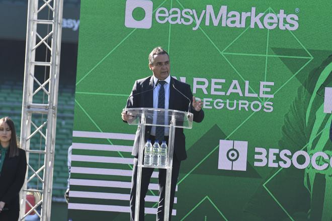 Alexis Trujillo, en el acto de renovación de Joaquín (Foto: Kiko Hurtado).