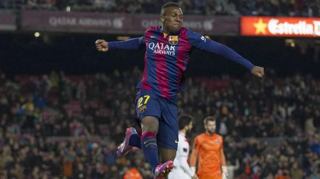 Adama Traoré celebra un gol con el Barcelona.