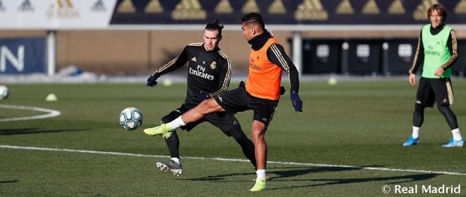 Gareth Bale y Casemiro, durante un entrenamiento (Vía Real Madrid).