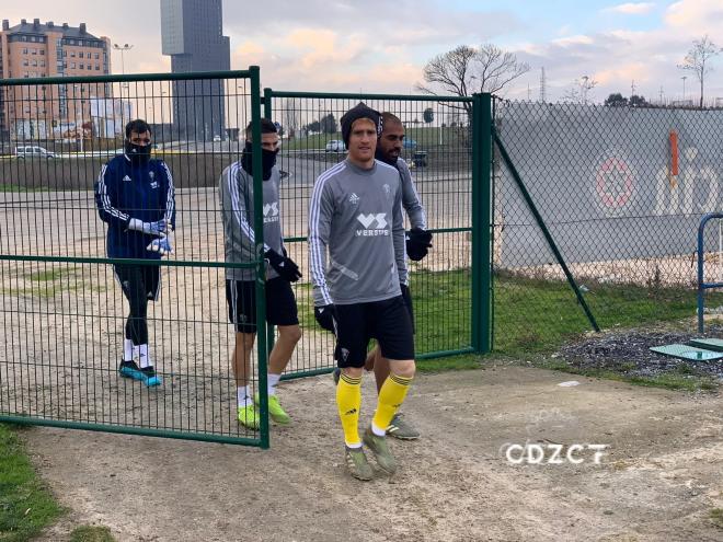 Varios jugadores del Cádiz en el entrenamiento previo al partido en Ponferrada (Foto: Cádiz CF).