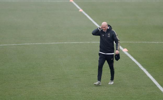 Zidane, durante un entrenamiento (Foto: EFE).