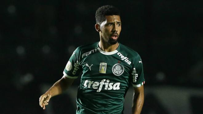 Matheus Fernandes, durante un encuentro con Palmeiras.
