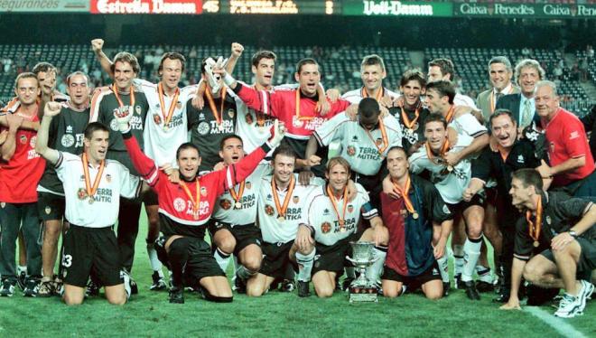 Valencia CF, campeón de la Supercopa de España de 1999