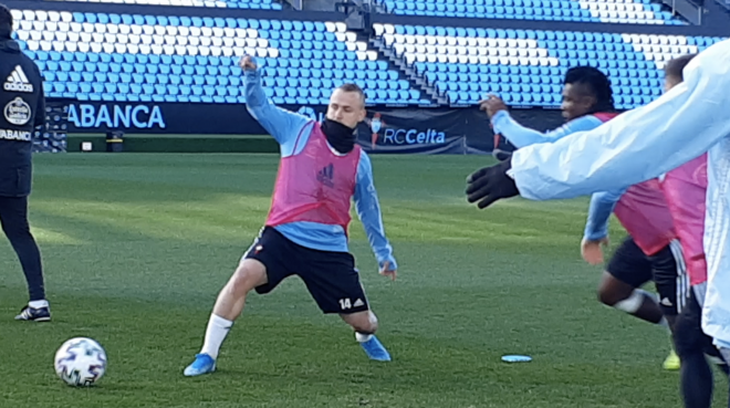 Lobotka, durante el entrenamiento de este viernes.