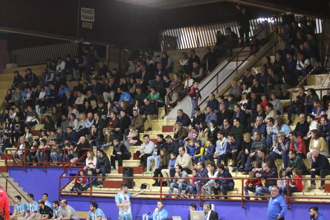 Gran ambiente en el Pabellón del Colegio Maristas (Foto: Raúl Romero).