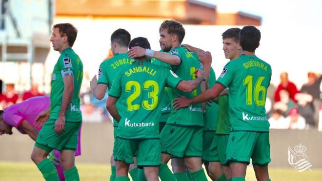 Los jugadores de la Real celebran el gol de Sangalli en Ceuta (Foto: RSO).