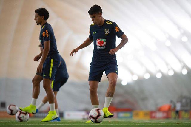 Lucas Freitas, en un entrenamiento con las inferiores de Brasil.
