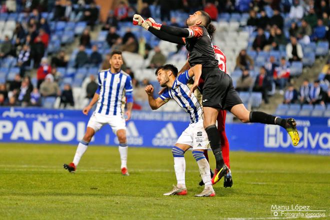 Carlos Martínez, en un lance del partido contra el Fuenlabrada. (Manu López / Albiazules.es).