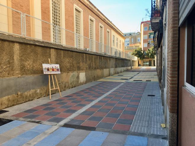 La calle peatonal junto al Nuevo Estadio